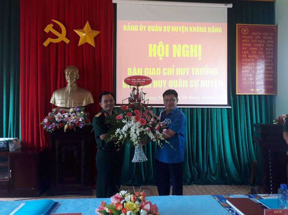 Hội nghị bàn giao Chỉ huy trưởng Ban chỉ huy quân sự huyện